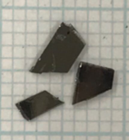 Mn<sub>3</sub>Si<sub>2</sub>Te<sub>6</sub><br>(1mm to 5mm)